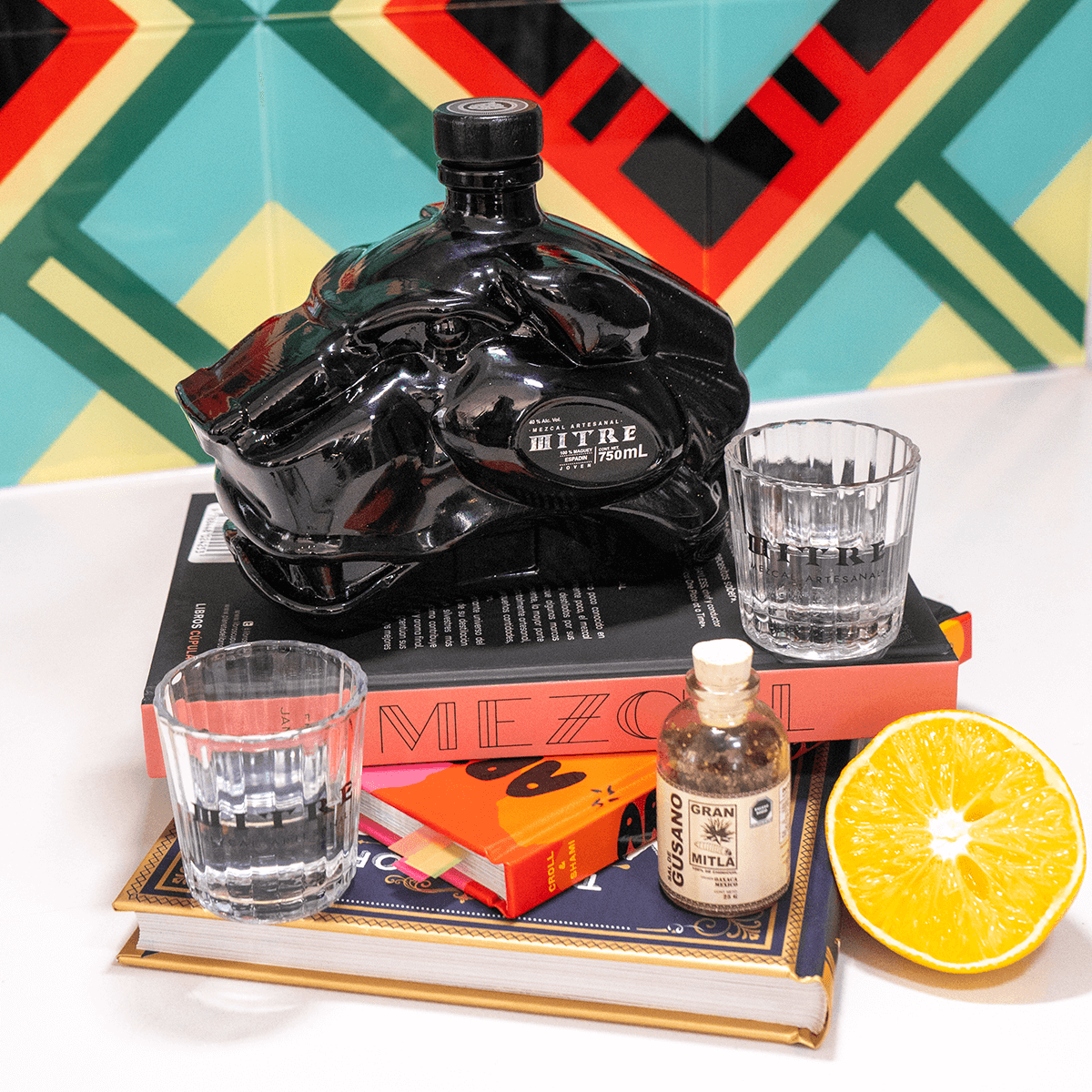 Kit Mitre Concierge - Regalo corporativo premium con mezcal, vasos y sal de gusano en caja personalizable