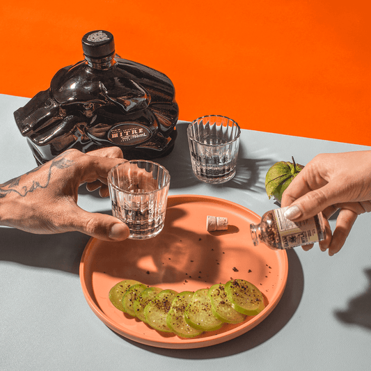 Kit Mezcalero Espadín de Mezcal Mitre con vasos cruz y sal de gusano - Experiencia completa premium