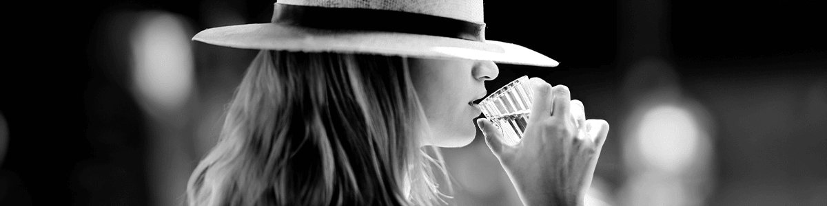 El Ritual del "Besito": Un Toque de Tradición con Mezcal Mitre - Mezcal Mitre