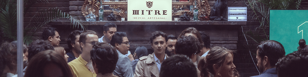 Cómo Organizar una Noche de Mezcal con Amigos