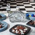 Cargar la imagen en la vista de la galería,  Mezcal Mitre Triple Agave con copas tradicionales y botella cabeza de jaguar
