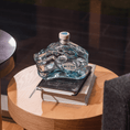 Cargar la imagen en la vista de la galería, Detalle de la botella cabeza de jaguar de Mezcal Mitre Triple Agave, pieza de colección
